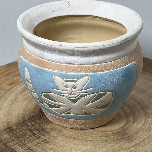 Unique Pastel Southwestern Style Studio Art Pottery Planter With Cats Signed 4” - Picture 4 of 6